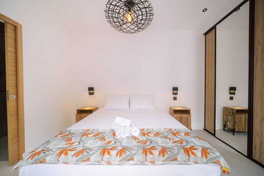 Summer Cosy - Villa Classee 4 Etoiles - 2 Suites Avec Piscine Chauffee Et Jacuzzi Integre Idealement Situee Chemin Summer Saint-Gilles-les Bains Dış mekan fotoğraf