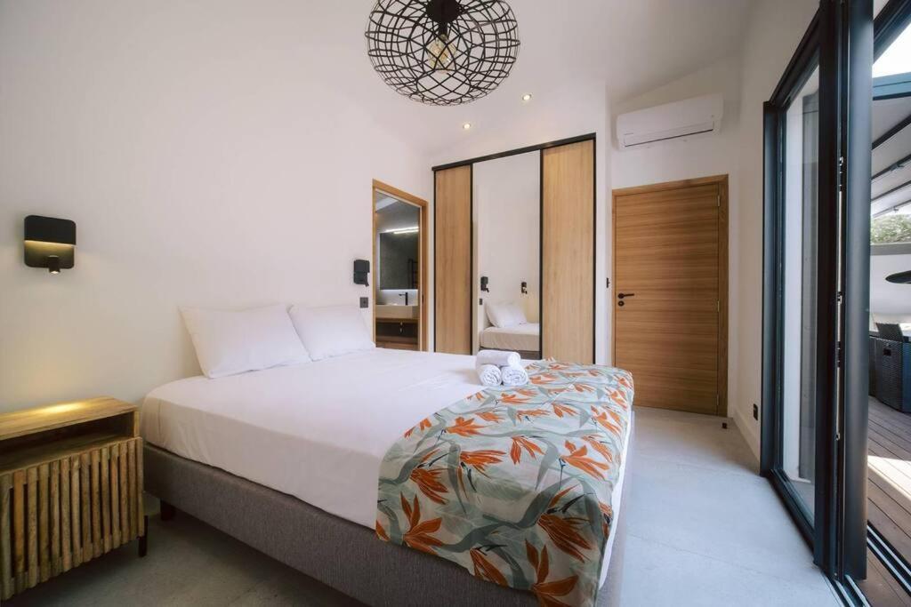 Summer Cosy - Villa Classee 4 Etoiles - 2 Suites Avec Piscine Chauffee Et Jacuzzi Integre Idealement Situee Chemin Summer Saint-Gilles-les Bains Dış mekan fotoğraf