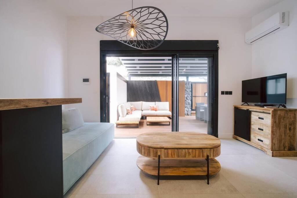 Summer Cosy - Villa Classee 4 Etoiles - 2 Suites Avec Piscine Chauffee Et Jacuzzi Integre Idealement Situee Chemin Summer Saint-Gilles-les Bains Dış mekan fotoğraf